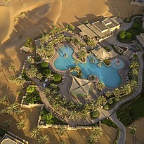 Pool des Qasr Al Sarab Desert Resort