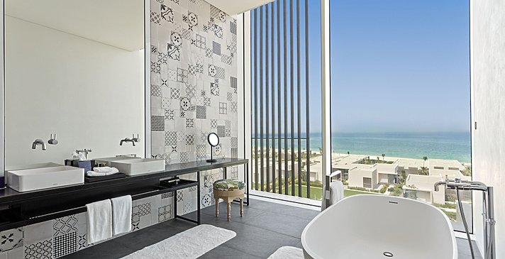 Badezimmer Premier Suite - The Oberoi Beach Resort, Al Zorah