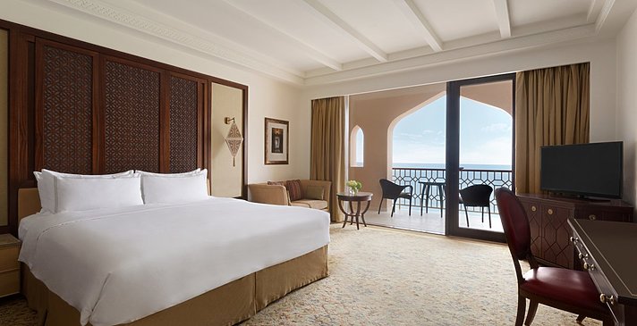 Deluxe Sea View - Shangri-La Al Husn Resort & Spa