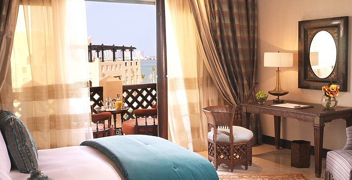 Deluxe Sea View - Sharq Village & Spa, A Ritz-Carlton Hotel