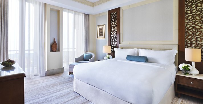 Executive Suite - Al Bustan Palace, A Ritz-Carlton Hotel