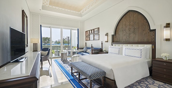 Guest Room (King) - Hilton Salwa Beach Resort