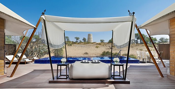 Sonnendeck mit Pool Al Khaimah/Al Sahari Villa - The Ritz-Carlton, Al Wadi Desert