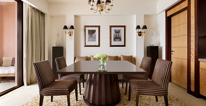 Specialty Suite Essbereich - Shangri-La Al Husn Resort & Spa