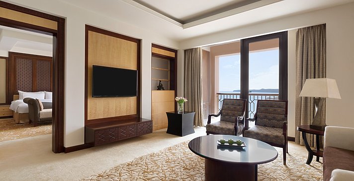 Specialty Suite Wohnzimmer - Shangri-La Al Husn Resort & Spa